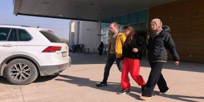 Genç kızların bıçaklı kavgası: 1 tutuklama