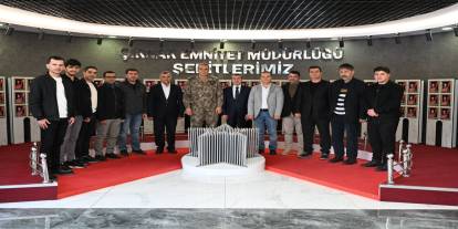 Şırnaklı iş insanı Yusuf Som, ailesiyle birlikte Emniyet Müdürü’nü ziyaret etti