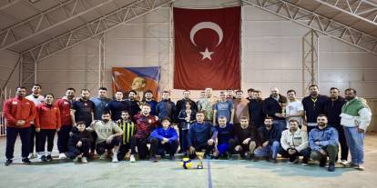 Beytüşşebap’ta Voleybol Coşkusu: Şampiyon Takıma Kupa