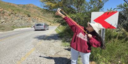 Küllerinden Doğan Umut: Baba-Kız El Ele Tepeleri Yeşertiyor