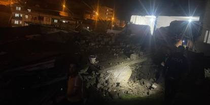 Siirt’te sağanak yağış sonrası metruk bina çöktü