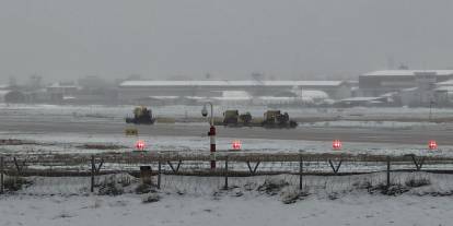 Kar Fırtınası Van’ı Vurdu: Yollar Kapandı, Uçaklar Havada Kaldı!