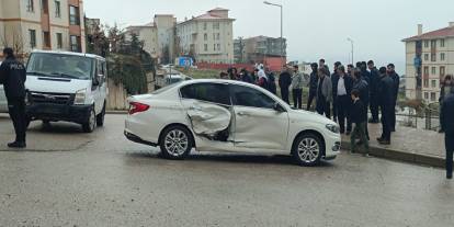 Şırnak’ta iki aracın karıştığı trafik kazası maddi hasarla atlatıldı