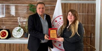 Şırnak’ta Başarılı Yöneticiye Plaket Takdimi