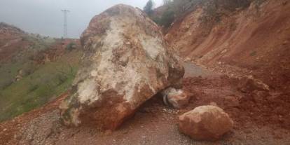 Siirt'te sel ve heyelanlar nedeniyle kapalı olan 70 köy yolu ulaşıma açıldı