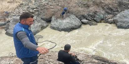 Hakkari'de heyelan sonrası iletişim alarmı