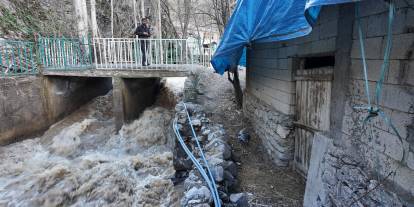 Şırnak'ta ev ve ahırlar sular altında kaldı