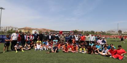 Silopi’de 580 öğrencinin katılımıyla futbol şenliği düzenlendi
