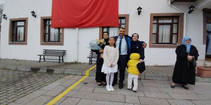 39 Yaşında, 3 Çocuk Annesi ve Okul Birincisi: Sibel Tuna’nın İnanılmaz Başarısı