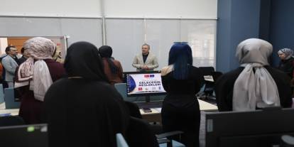 Gençler için Dijital Gençlik Merkezi açıldı