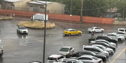 Diyarbakır'da sağanak etkili oldu