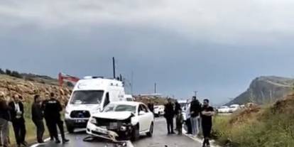 Diyarbakır'da otomobil ile motosiklet kafa kafaya çarpıştı: 1 yaralı