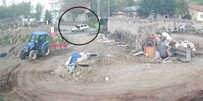 Otobüsten indi, otomobil çarptı