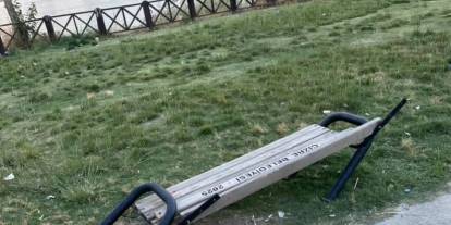 Cizre’de Park ve Mesire Alanlarındaki Bank ve Çardakların Tahrip Edilmesi Tepki Çekiyor