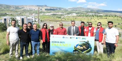 Şırnak'ta Çevre Haftası Kapsamında Fidanlar Toprakla Buluşturuldu