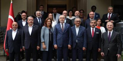 Bakan Işıkhan, işçi ve işveren temsilcileriyle Cenevre'de bir araya geldi