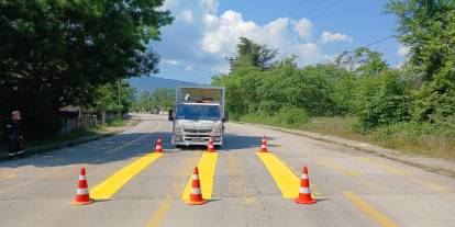 Trafik güvenliği için kasisler boyandı