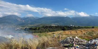 Hatay'da bahçe yangını itfaiye ekipleri tarafından söndürüldü