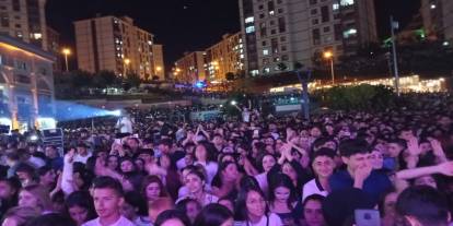 Şırnak’ta konser başladı: Kent meydanında büyük yoğunluk