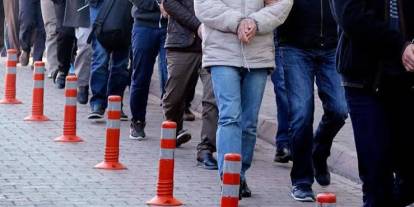 54 ilde sosyal medyada suç örgütlerini övücü paylaşımlarda bulunan 258 şüpheli yakalandı