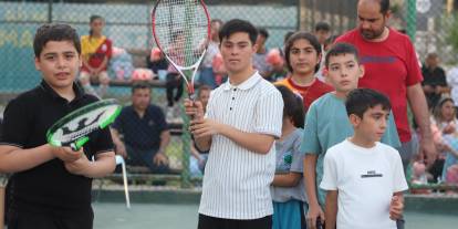 Cizre'de Özel Çocuklar İçin Tenis Şöleni