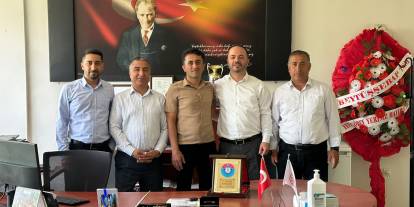 Sağlık-Sen: "Sağlık çalışanları insan hayatını öncelerken yoğun iş temposuyla da mesleğinden bezdiriliyor"
