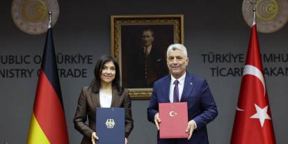 Bakan Bolat: "Almanya vizelerinde ret oranı yüzde 25'lerden yüzde 14'e geriledi"