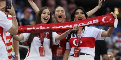 Türkiye - ABD maçını stadyumda 70 bin 492 taraftar takip etti