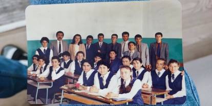 45 yıllık öğretmeni eşinin emeklilik sürprizi gözyaşlarına boğdu