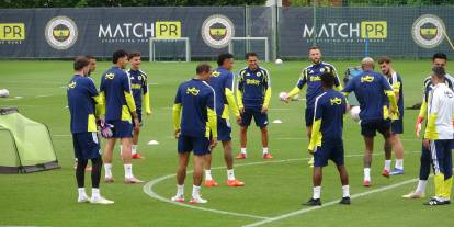 Fenerbahçe, Avusturya'da günü çift antrenmanla tamamladı
