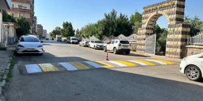 Cizre’de Kasisler Boyanıyor, Trafik Güvenliği Artıyor