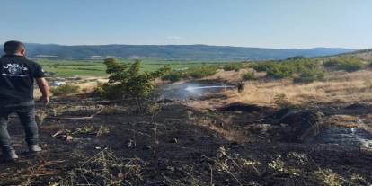 Gönen'de iki farklı bölgedeki arazi yangınları söndürüldü