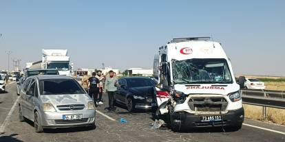 Silopi’den Hasta götüren Ambulans Mardin Yolunda Kaza Yaptı: 3 Yaralı