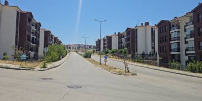 Elazığ'da kavurucu sıcaklar yolları boşalttı