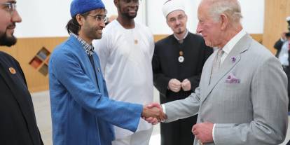 Kral III. Charles, Cambridge’de Avrupa’nın ilk ekolojik tasarımlı camisini ziyaret etti