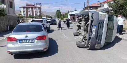 Yüksekova'da trafik kazası: 3 yaralı