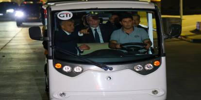 Bakan Bolat Gece Mesaisinde Habur'u İnceledi, Gümrük Sahasını Elektrikli Araçla Gezdi