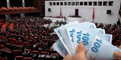 Emekli maaşlarında artış öngören teklif TBMM’de kabul edildi ve yasalaştı