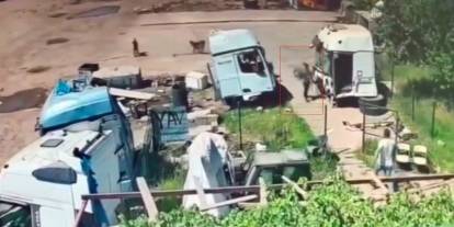 Şırnak'ta Başı boş köpekler önce küçük çocuğa şimdi de yaşlı adama saldırdı