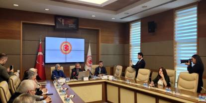 Öğrencilerden "Okullarda akıllı telefon yasaklasın" talebi