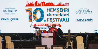 Hemşeri Dernekleri Festivali renkli görüntülerle açıldı