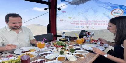 Teleferikte kahvaltı keyfi