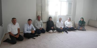 Cizre'nin Gururu YKS Birincisi Gül Çikmer’e Kaymakam Baycar’dan Tebrik Ve Hediye
