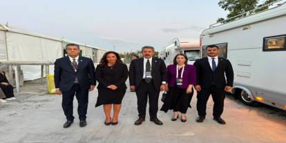 DEM Parti’den İhraç Edilmişti! Türkan Kayır AK Parti’ye Katıldı