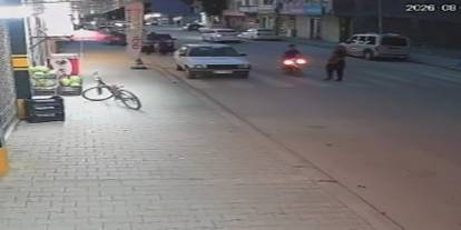 Elbistan’da motosikletin çarptığı yaşlı adam yaralandı