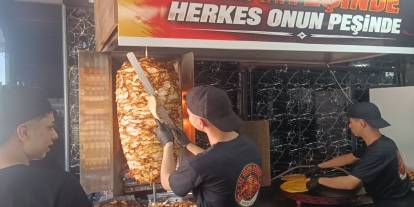 Şırnak’ta Yeni Lezzet Noktası: Şef Közde Döner Hizmete Açıldı
