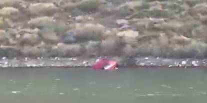 Hakkari’de İnanılmaz Olay! El Freni Unutulan Otomobil Baraja Düştü: O Anlar Kamerada