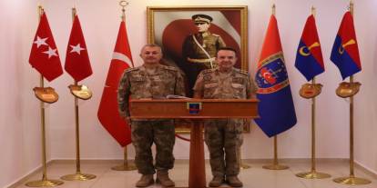 Yeni görevi öncesi Şırnak’ta veda turları: İki komutan bir araya geldi