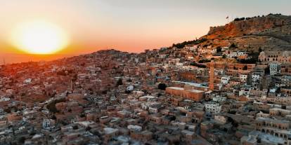 Mardin'in tarihi mekanları izleyenleri kendinden geçirdi