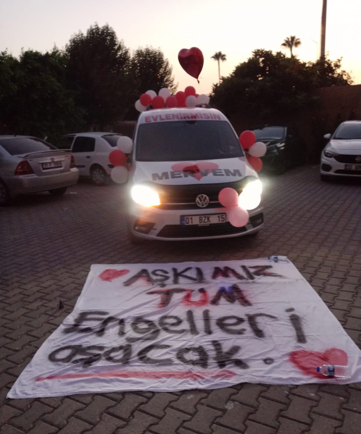 aw945926-02.jpg